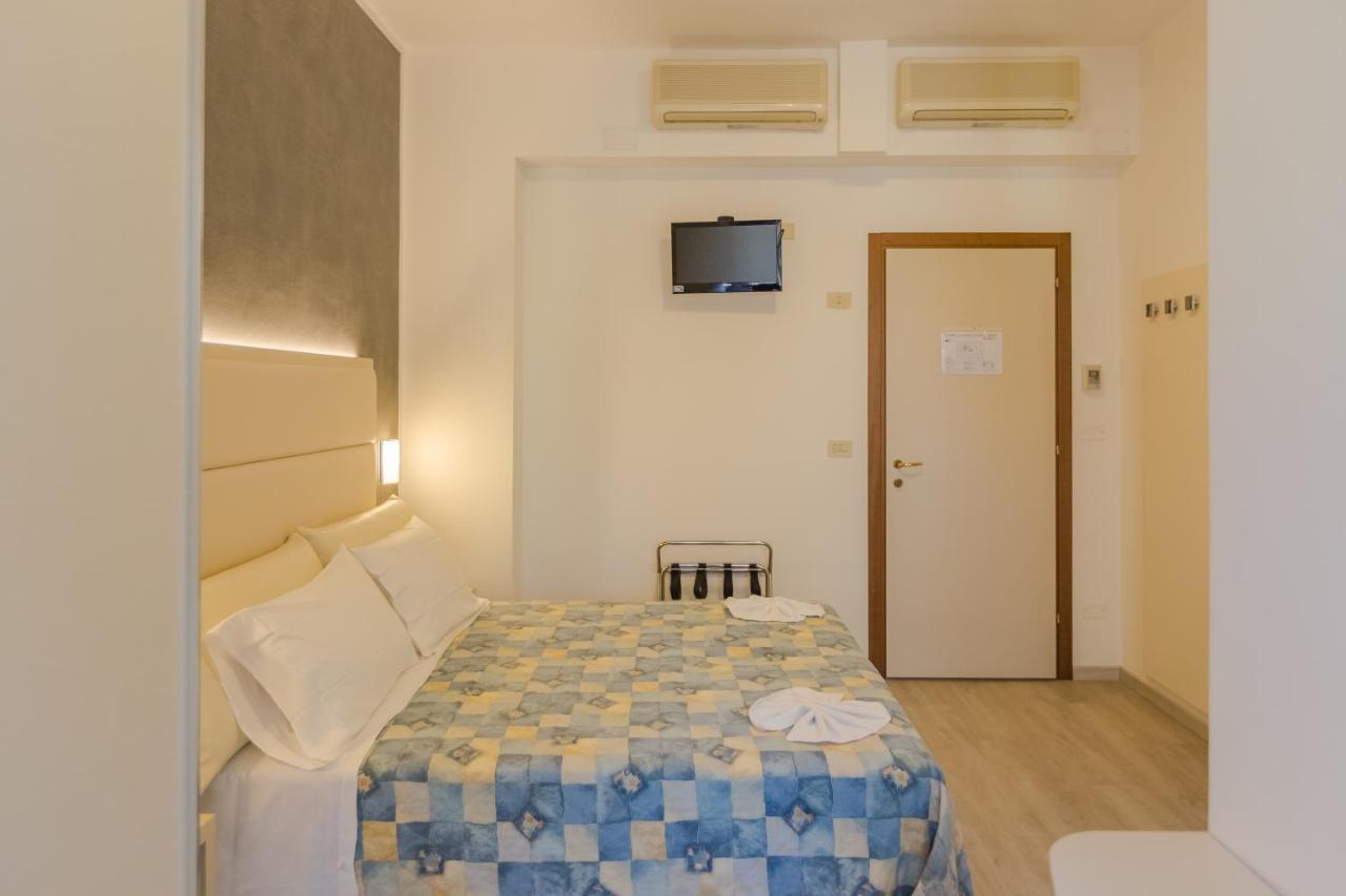 Hotel Bremen Ρίμινι Εξωτερικό φωτογραφία