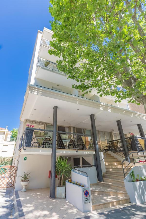 Hotel Bremen Ρίμινι Εξωτερικό φωτογραφία