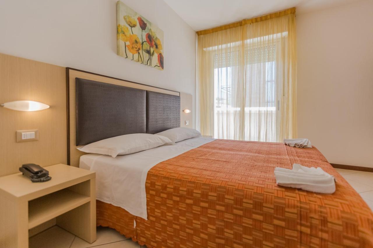 Hotel Bremen Ρίμινι Εξωτερικό φωτογραφία