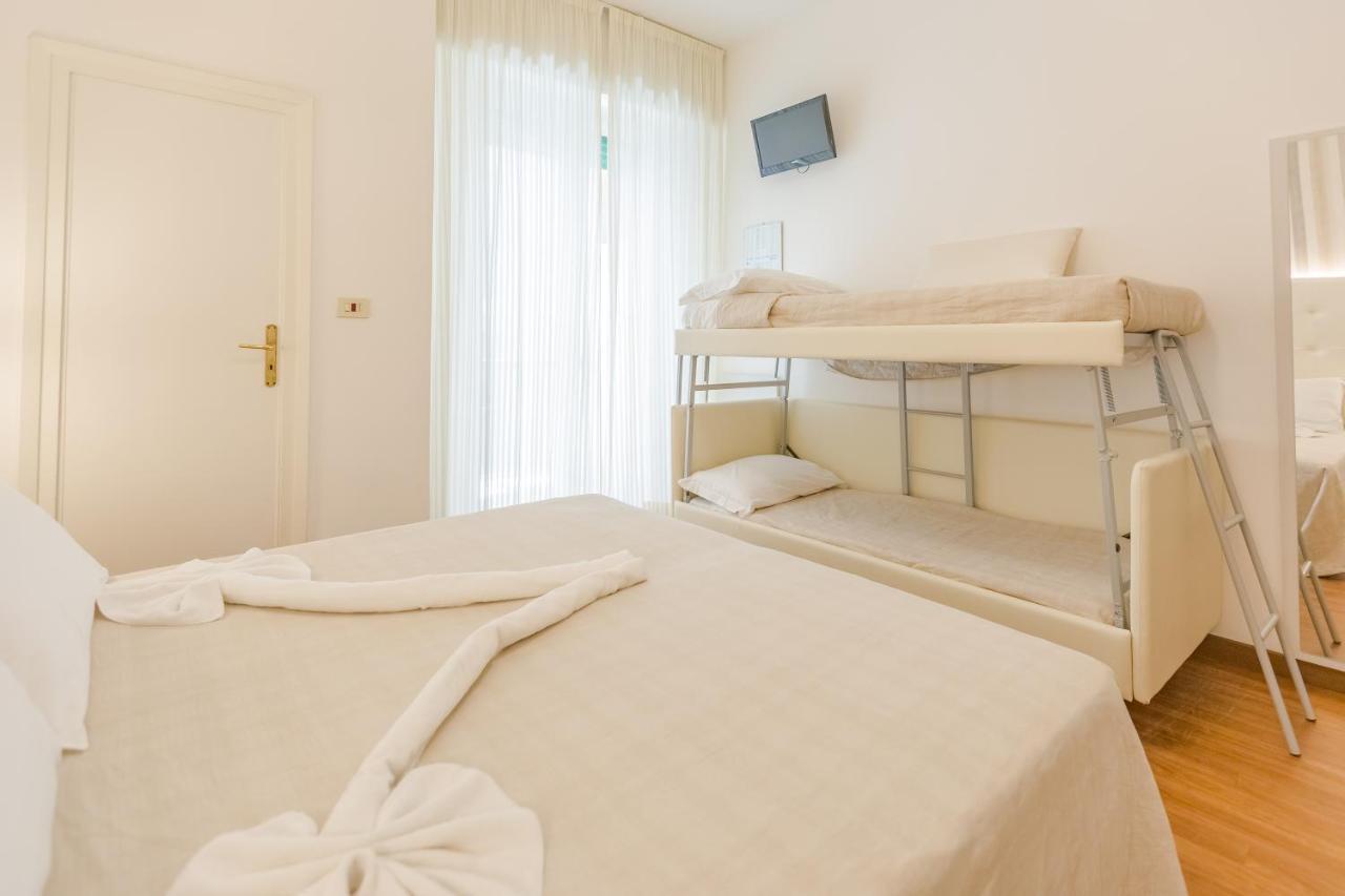 Hotel Bremen Ρίμινι Εξωτερικό φωτογραφία