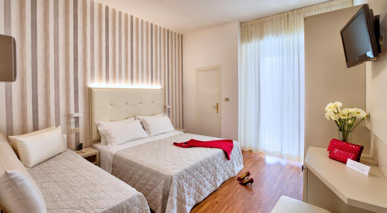 Hotel Bremen Ρίμινι Εξωτερικό φωτογραφία