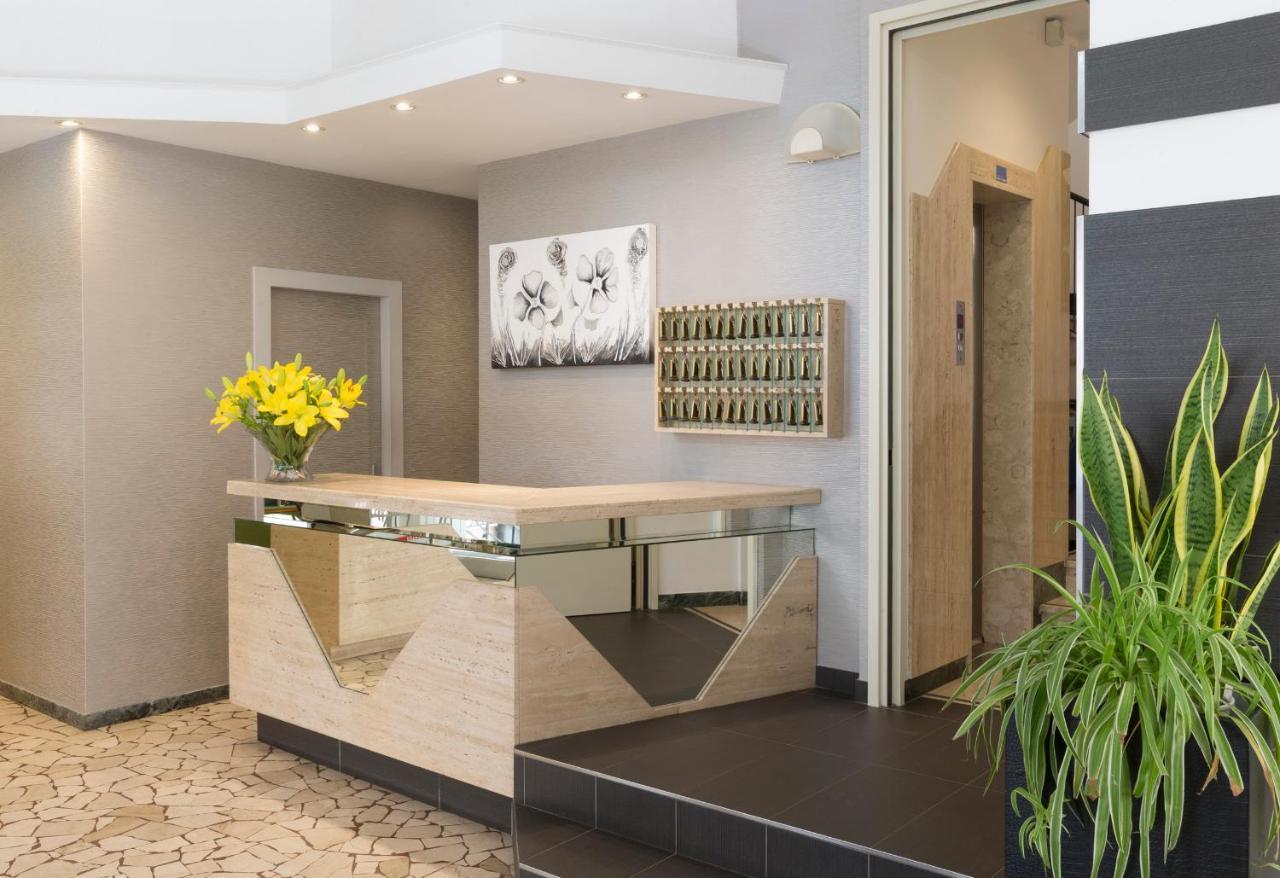 Hotel Bremen Ρίμινι Εξωτερικό φωτογραφία