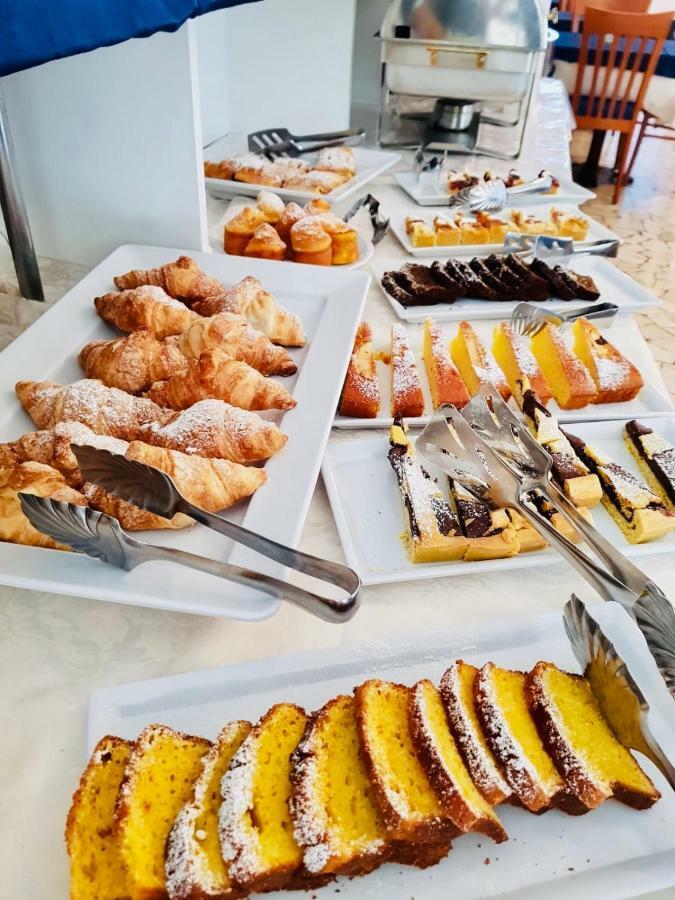 Hotel Bremen Ρίμινι Εξωτερικό φωτογραφία